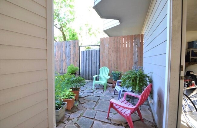 Building Photo - 1507 McDuffie St