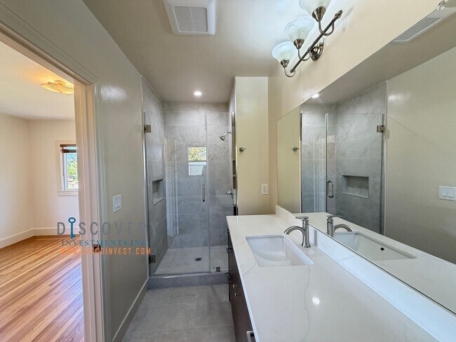Building Photo - Newly Renovated & Turn-Key Home in Prime El Cerrito Walking Distance to BART and Parks
