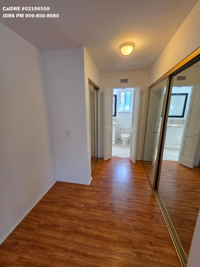 Building Photo - Irvine 3 Bedroom Home With Pool