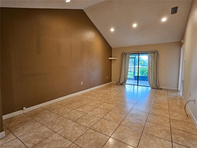 Building Photo - 259 Village View Ln