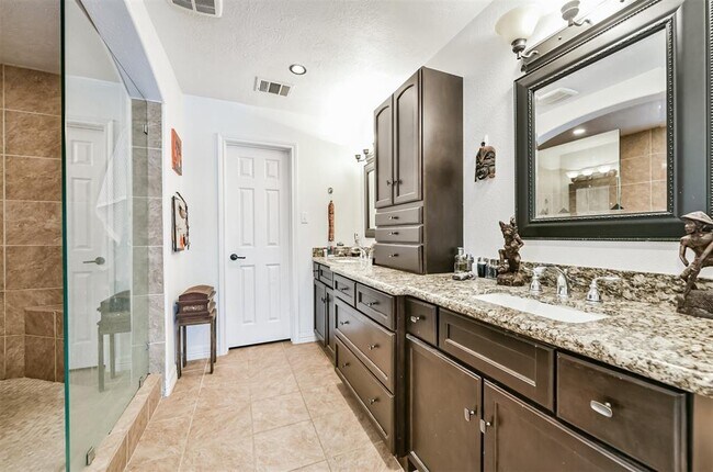 Building Photo - 12114 Rocky Knoll Dr