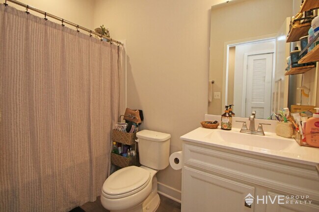 Building Photo - Spacious 4-Bed, 3.5-Bath with Garage!