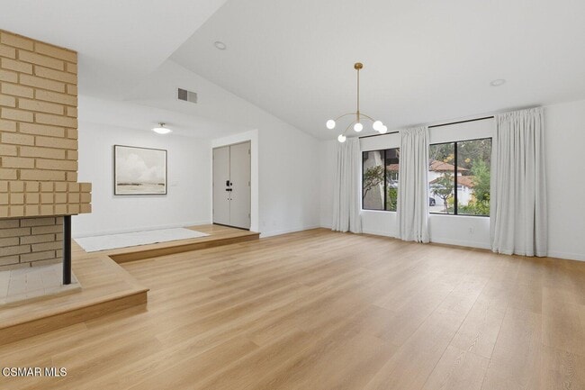 Building Photo - 822 Rim Crest Dr