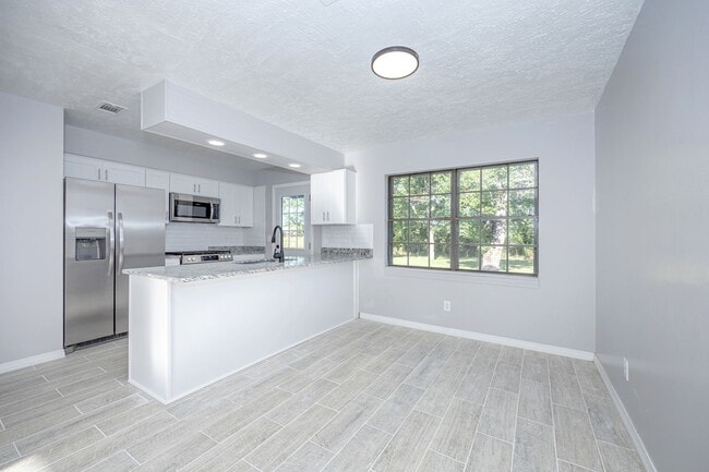 Building Photo - Charming 3-Bed, 1-Bath Home - Fully Remodeled & Move-In Ready!