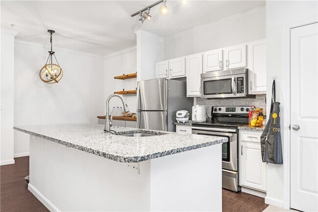 Primary Photo - 1000 Providence Pl