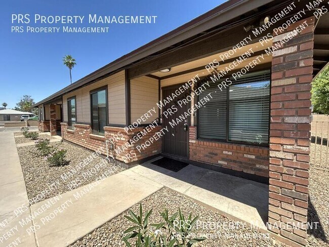 Building Photo - 551 S Lesueur