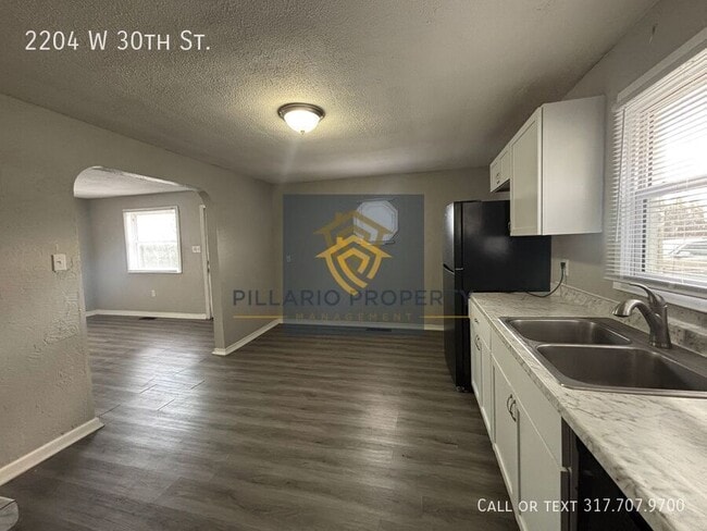 Building Photo - 2204 W 30th St