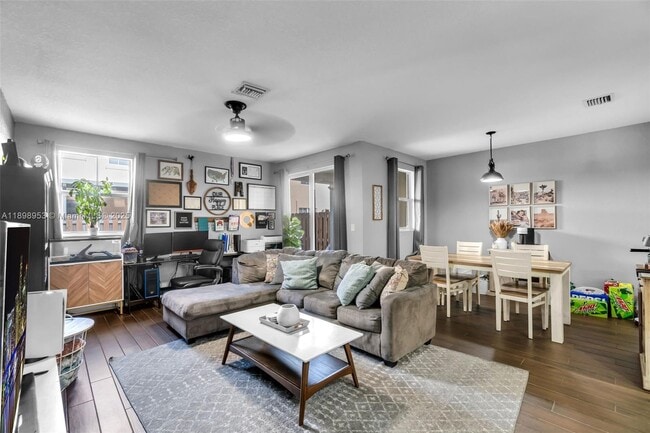 Building Photo - 1429 SE 23rd Terrace