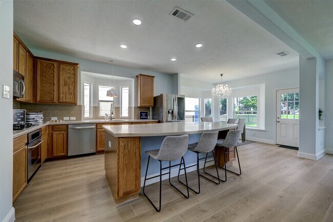 Building Photo - 8403 Silver Lure Dr