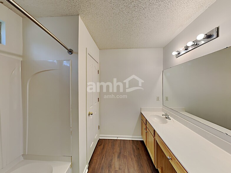 Building Photo - 7316 Aragorn Ln