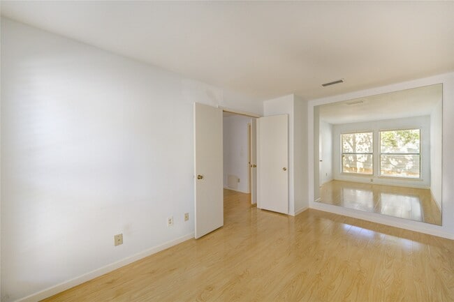 Building Photo - 12625 Memorial Dr