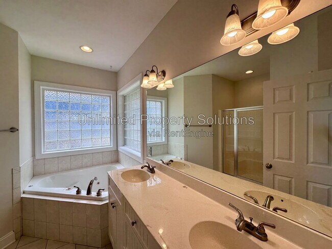 Building Photo - 5009 Whitner Dr