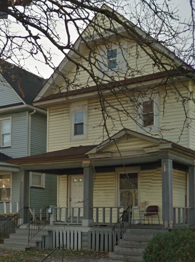 Primary Photo - 933 Hudson Ave
