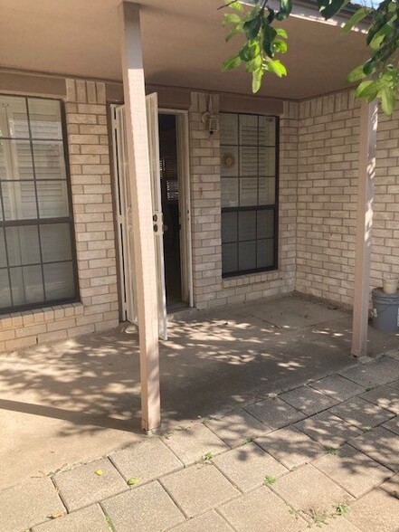 Building Photo - 309 N 35th Ln
