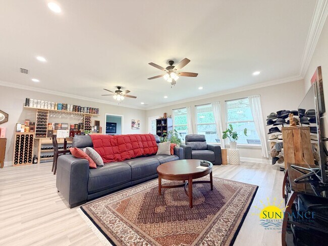Building Photo - Stunning Shalimar 4 Bedroom / 3 Full Bathroom Home with Solar Energy Efficiency!
