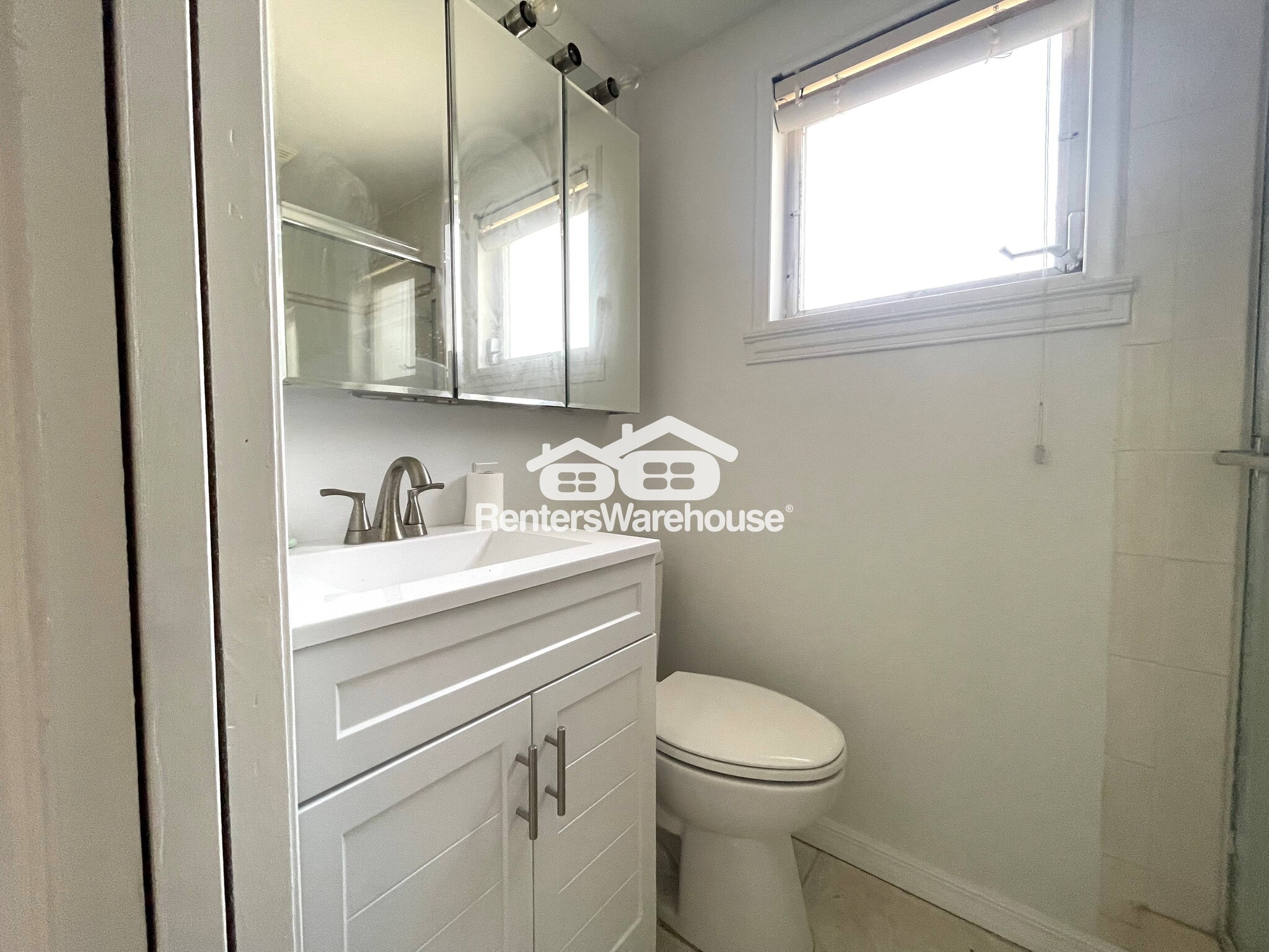 Building Photo - 561 Tarawitt Dr