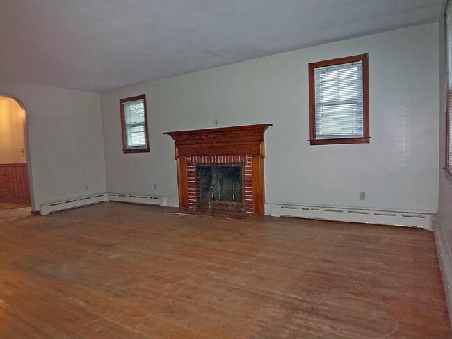 Building Photo - Comfortable Ranch in Quiet Neighborhood 3 Bedrooms/ 1 full bath