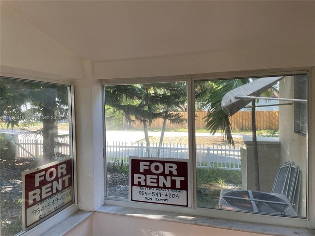 Building Photo - 1644 Arthur St