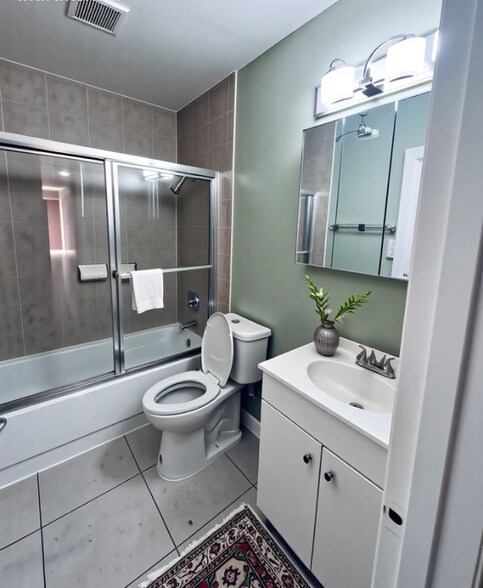 Building Photo - 6638 MacArthur Blvd