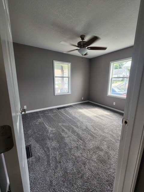 Building Photo - 308 Apple Ave