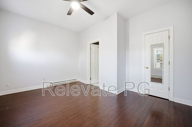 Building Photo - 2206 Parkwood Ave