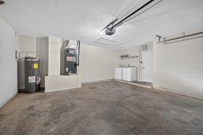 Building Photo - 839 Sandy Ridge Dr