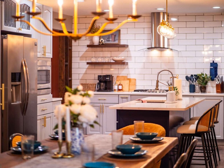 Building Photo - 32071 Lake Rd