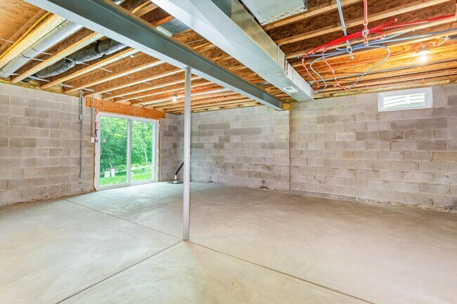 Building Photo - 7862 Waggoner Trace Dr