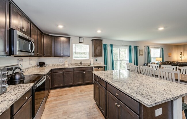 Building Photo - Home in The Arbors with FREE December Rent!*