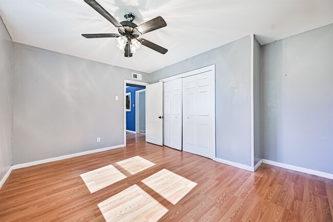 Building Photo - 1007 Plum St