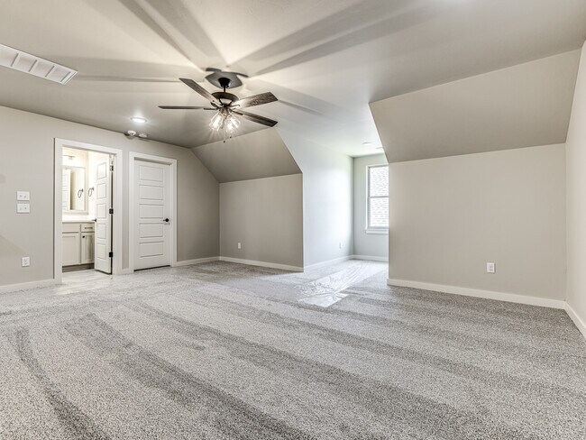 Building Photo - 14517 Chambord Dr