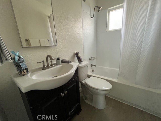 Building Photo - 37067 Bankside Dr