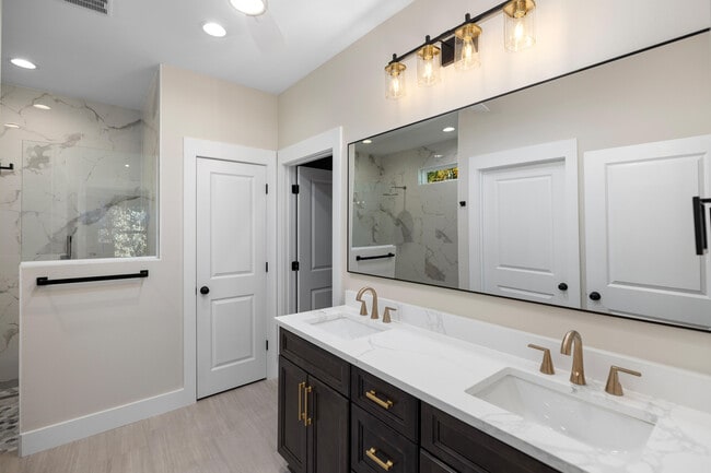 Building Photo - 119 Spruce St