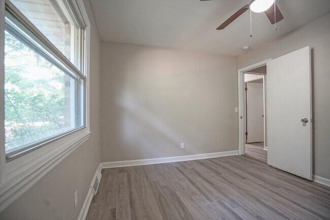 Building Photo - 246 Acorn Acres Rd