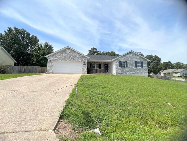 Primary Photo - Fenced home close to FLW!