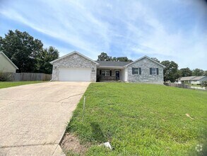 Building Photo - Fenced home close to FLW!