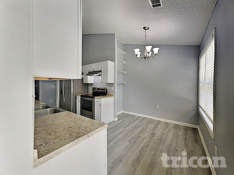 Building Photo - 309 Lokey's Ridge Rd