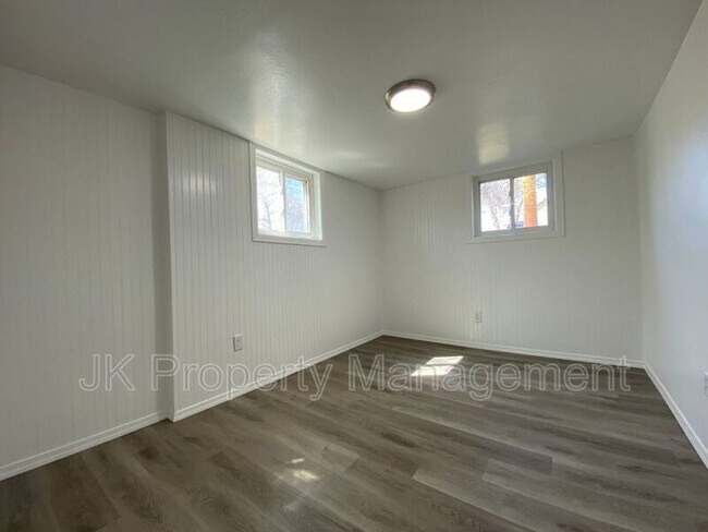 Building Photo - 511 14th St N