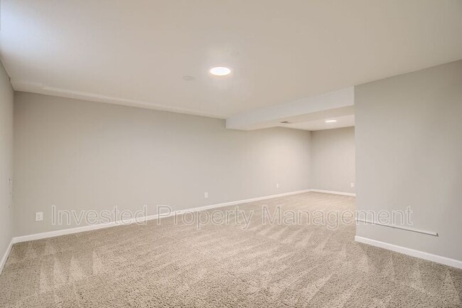 Building Photo - 5007 S Mabre Ct