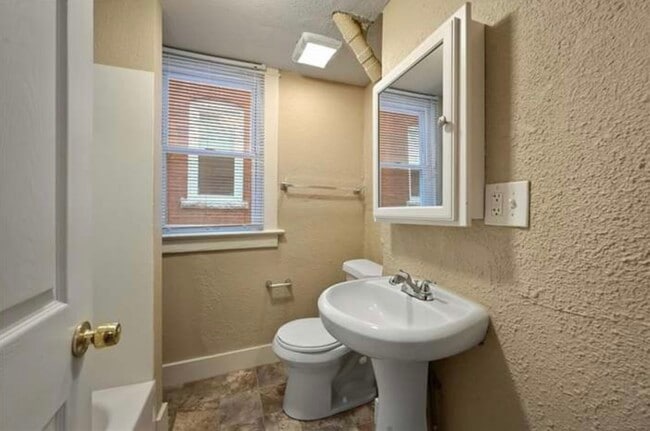 Building Photo - 3815 Baltimore Ave