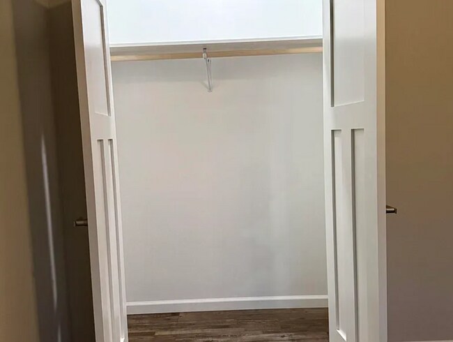 Building Photo - 1120/1122 Carl Rd