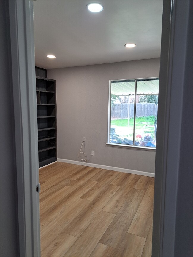 Building Photo - 5937 E Ramona Ave - Single Family Home