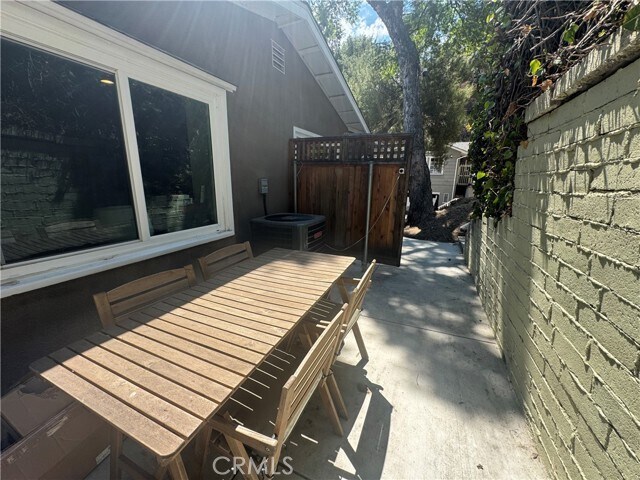 Building Photo - 800 Skyland Dr