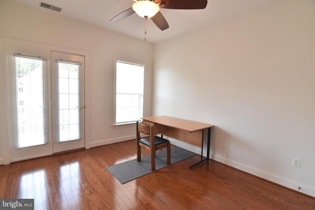 Building Photo - 22538 Landing Way