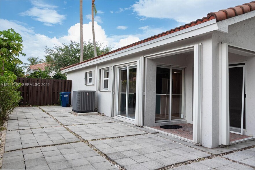 Building Photo - 11252 NW 58th Ter