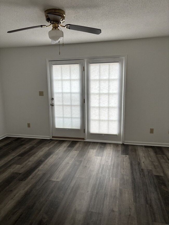 Building Photo - 207 S Lincoln St