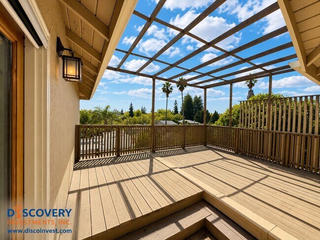 Building Photo - 327 San Carlos Ave