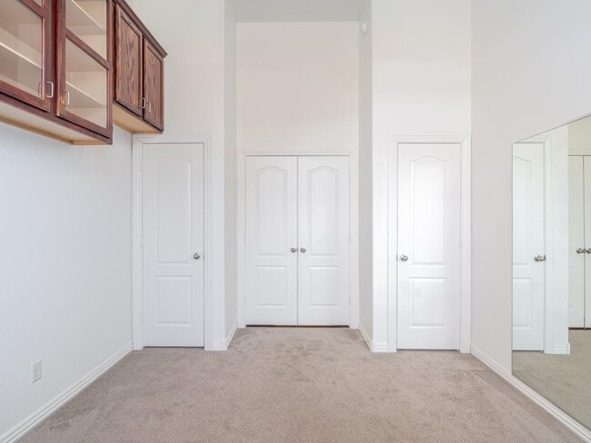 Building Photo - 2806 SE 3rd St