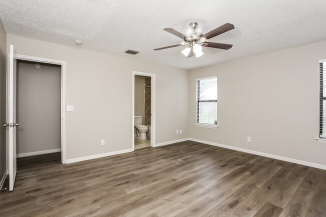 Building Photo - 4511 Ramona Blvd