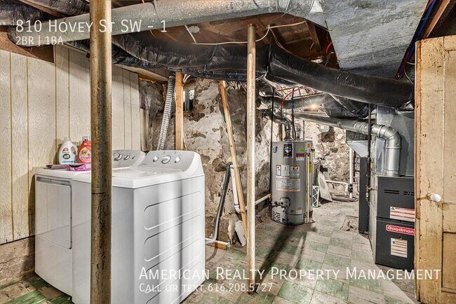 Building Photo - 810 Hovey St SW